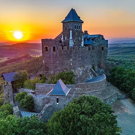 Sztar Etterem 汽车旅馆 3*