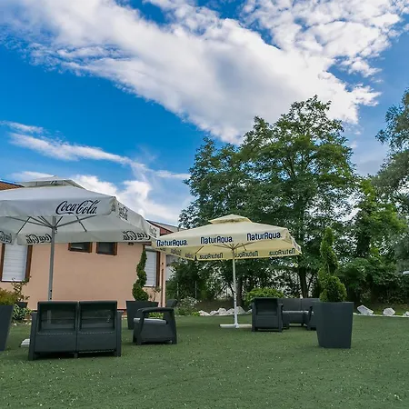 Sztar Etterem 汽车旅馆