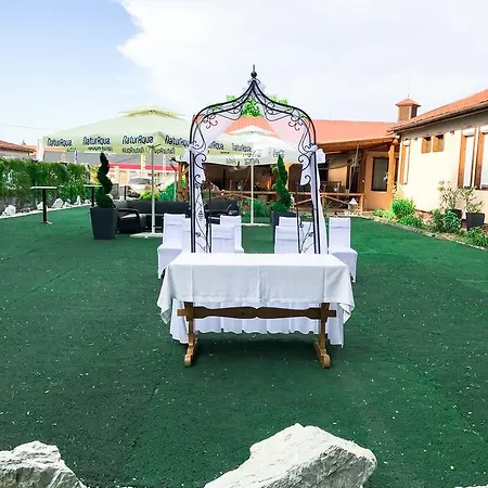 汽车旅馆 Sztar Etterem