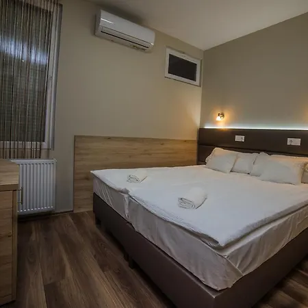 汽车旅馆 Sztar Etterem 3*